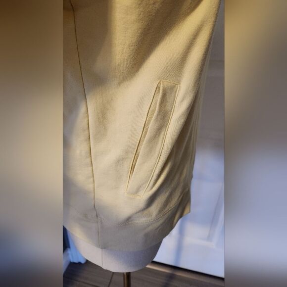 BCBGโMAX AZRIA Yellow Embroidered Zip Up Sweater - Size Large - Picture 4 of 15